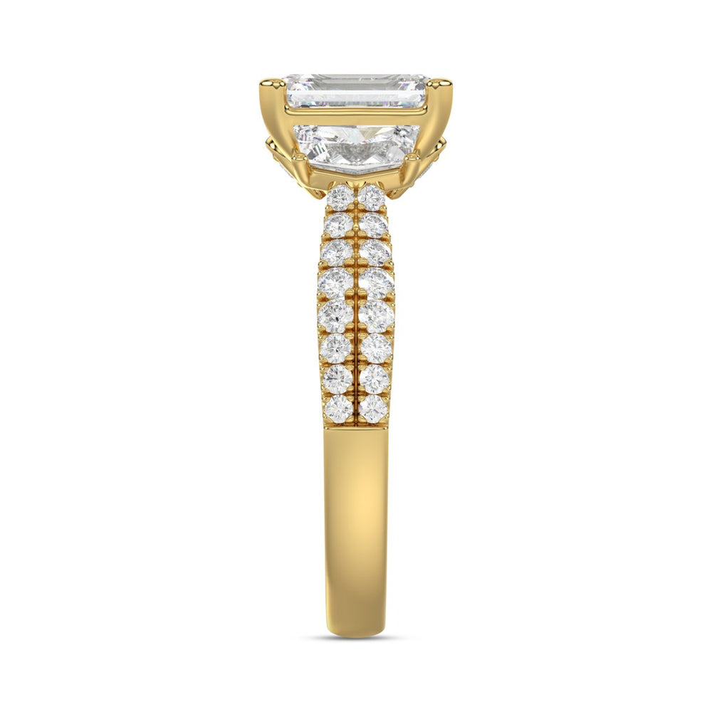 LADIES RING 3 1/4CT ROUND/EMERALD/CADILLAC DIAMOND 14K YELLOW GOLD (CENTER STONE EMERALD DIAMOND 2.00CT)