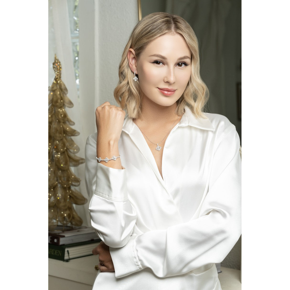 LADIES PENDANT 1CT ROUND/PEAR DIAMOND 14K WHITE GOLD