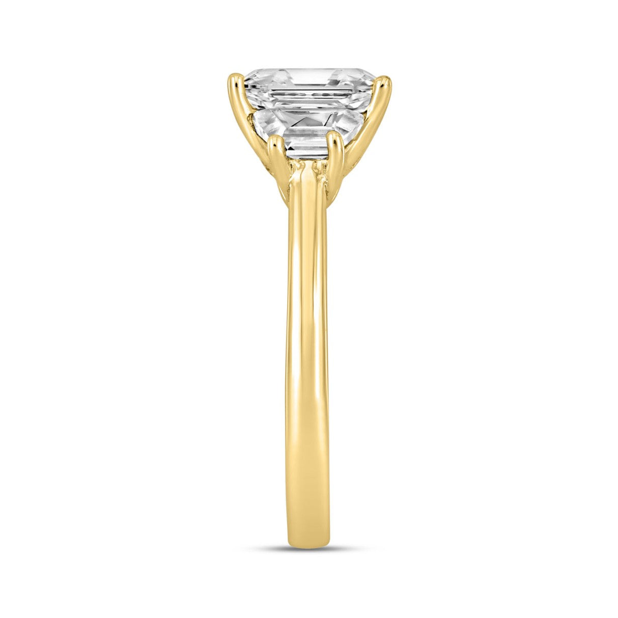 LADIES RING 2 3/4CT ROUND/TRAPEZOID/EMERALD DIAMOND 14K YELLOW GOLD