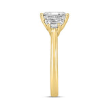LADIES RING 2 3/4CT ROUND/TRAPEZOID/EMERALD DIAMOND 14K YELLOW GOLD