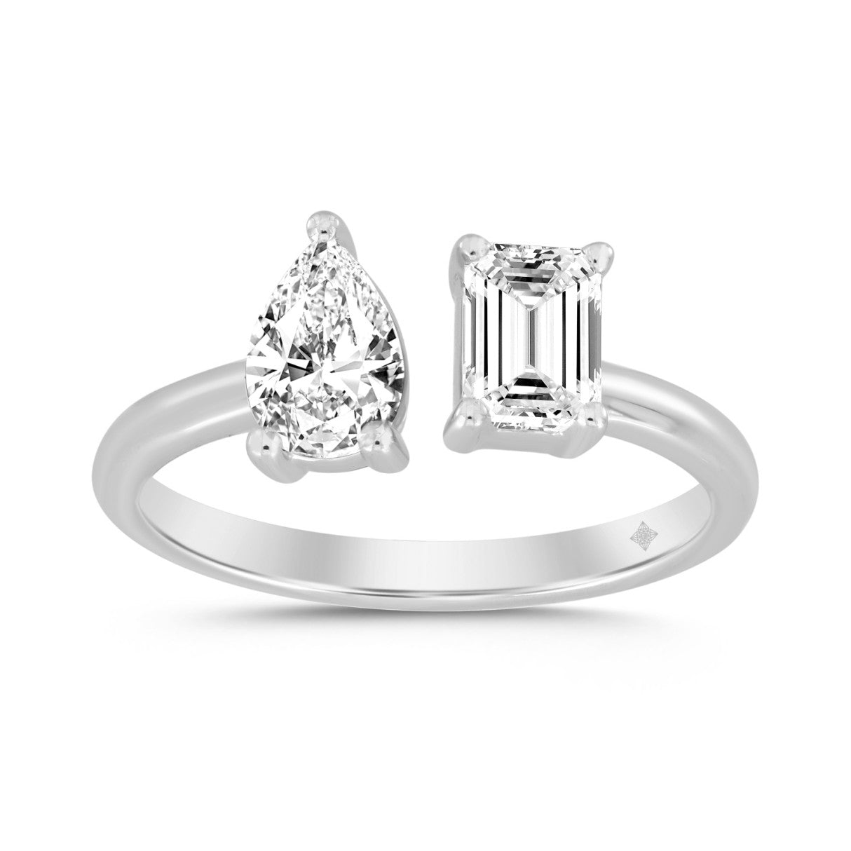 LADIES RING 1.00CT EMERALD/PEAR DIAMOND 18K WHITE GOLD 