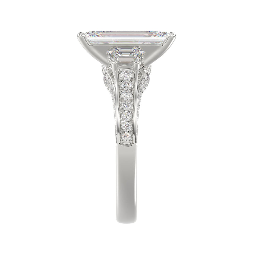 21K PLATINUM LADIES RING WITH 4.00CT TRAPEZOID/ROUND/EMERALD/BAGUETTE DIAMONDS (CENTER STONE EMERALD DIAMOND 3CT)
