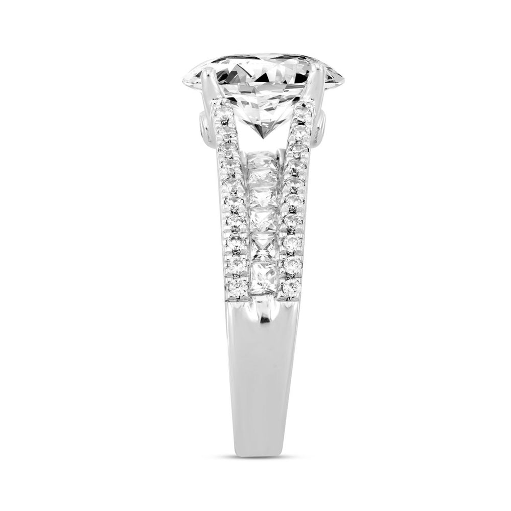 14K WHITE GOLD 4.00CT ROUND/PRINCESS/OVAL DIAMOND LADIES RING (CENTER STONE OVAL DIAMOND 2 1/2CT)