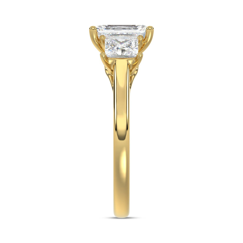 14K YELLOW GOLD 2 5/8CT EMERALD/PRINCESS DIAMOND LADIES RING (CENTER STONE EMERALD DIAMOND 1 1/2CT)