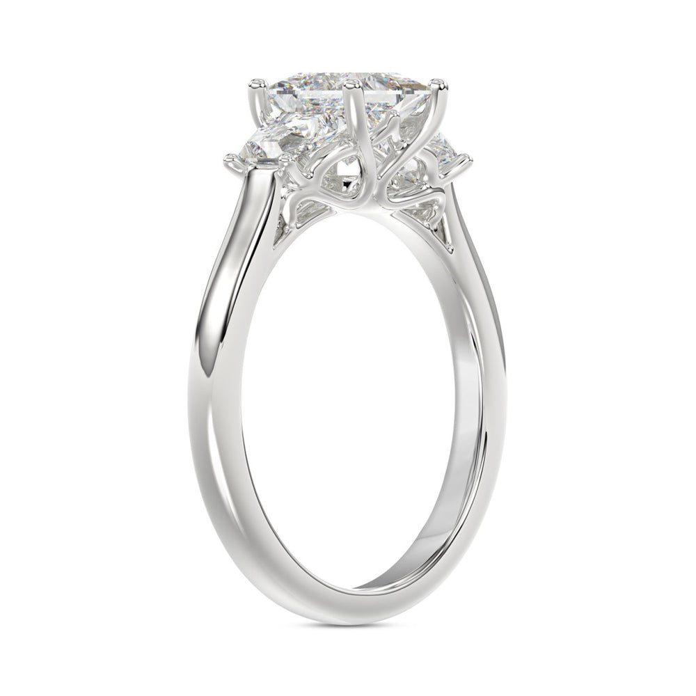14K WHITE GOLD 1 5/8CT PRINCESS/TRAPEZOID DIAMOND LADIES RING (CENTER STONE PRINCESS DIAMOND 1 1/5CT)