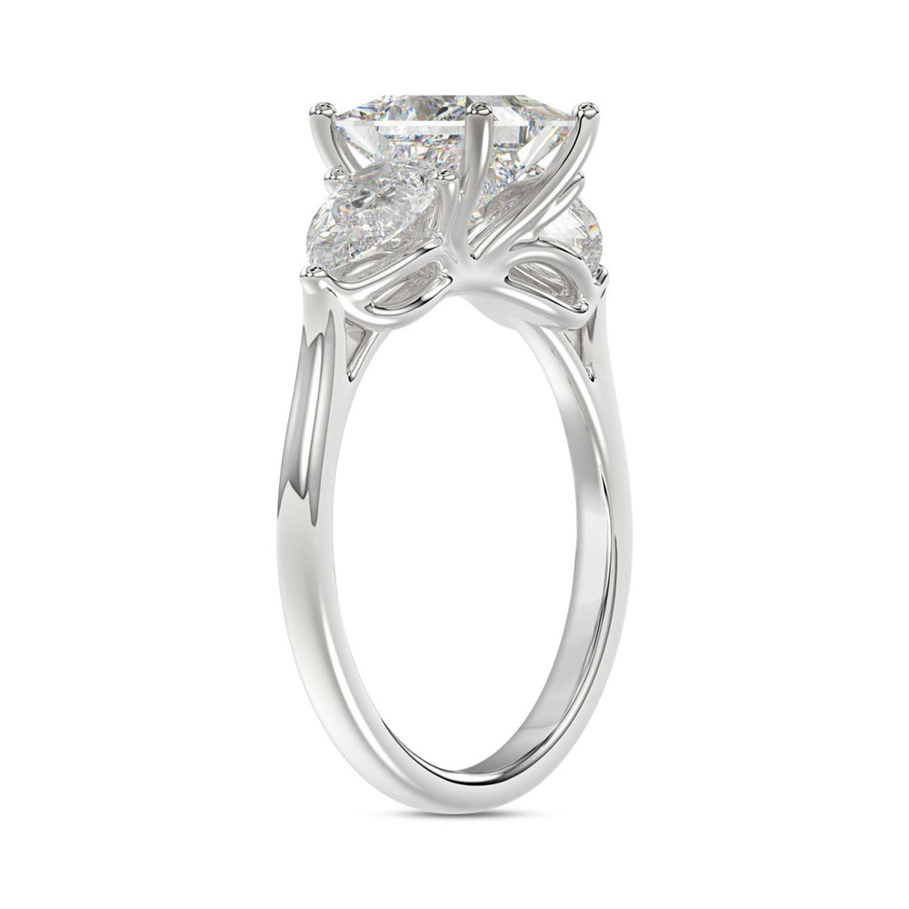 14K WHITE GOLD 2 5/8CT PRINCESS/PEAR DIAMOND LADIES RING (CENTER STONE PRINCESS DIAMOND 1 5/8CT)